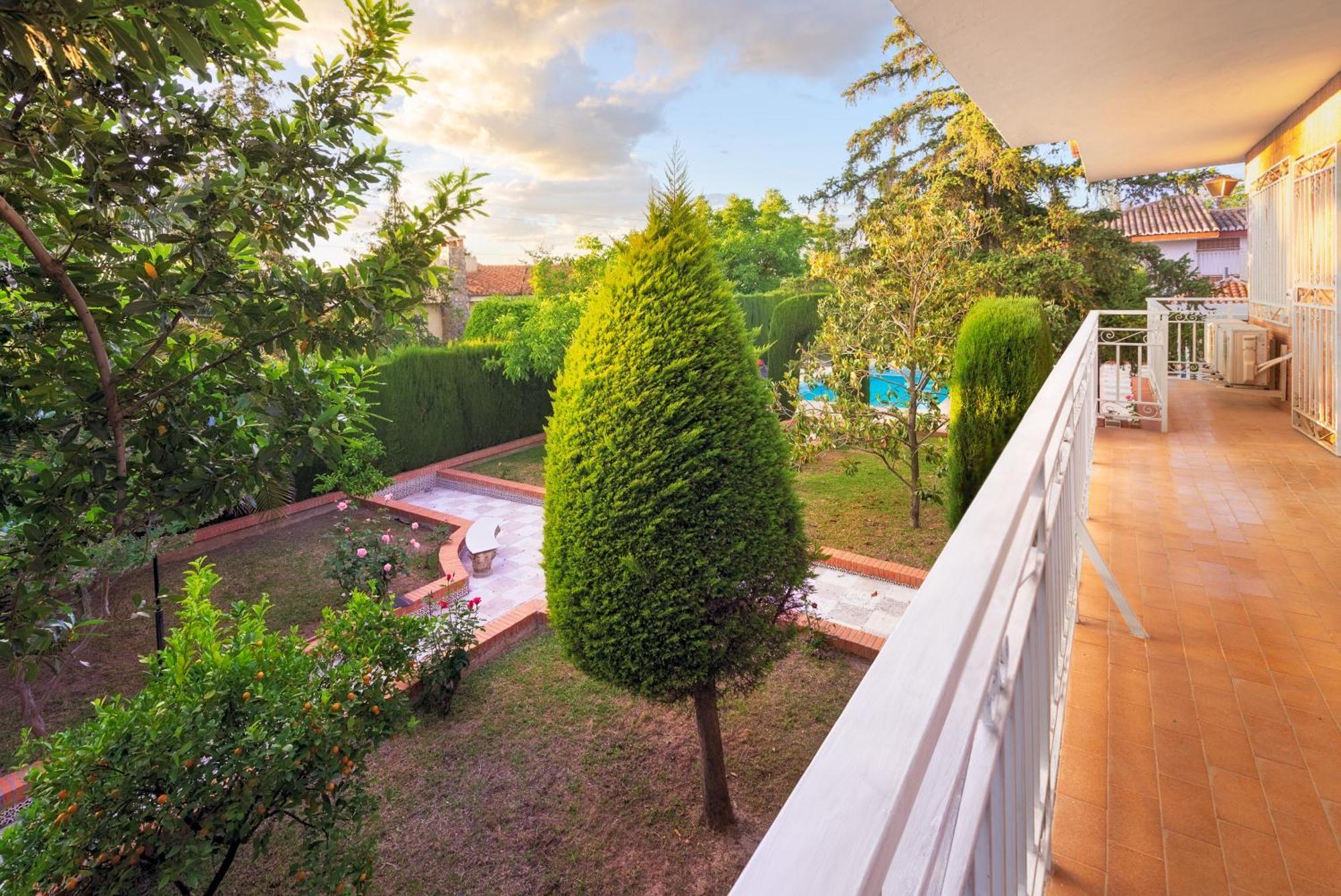 Villa Granada Garden Deluxe Моначил Екстериор снимка