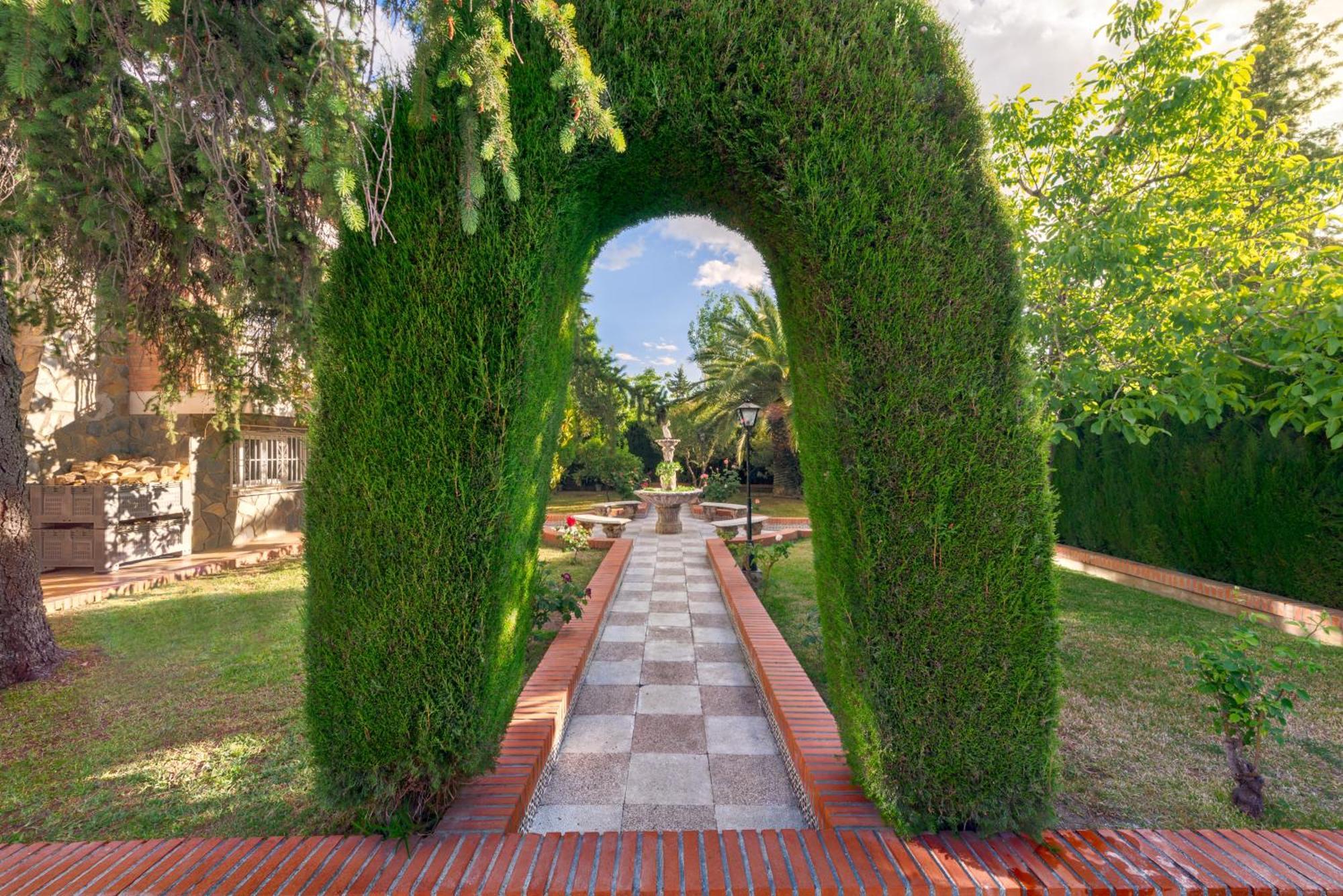 Villa Granada Garden Deluxe Моначил Екстериор снимка