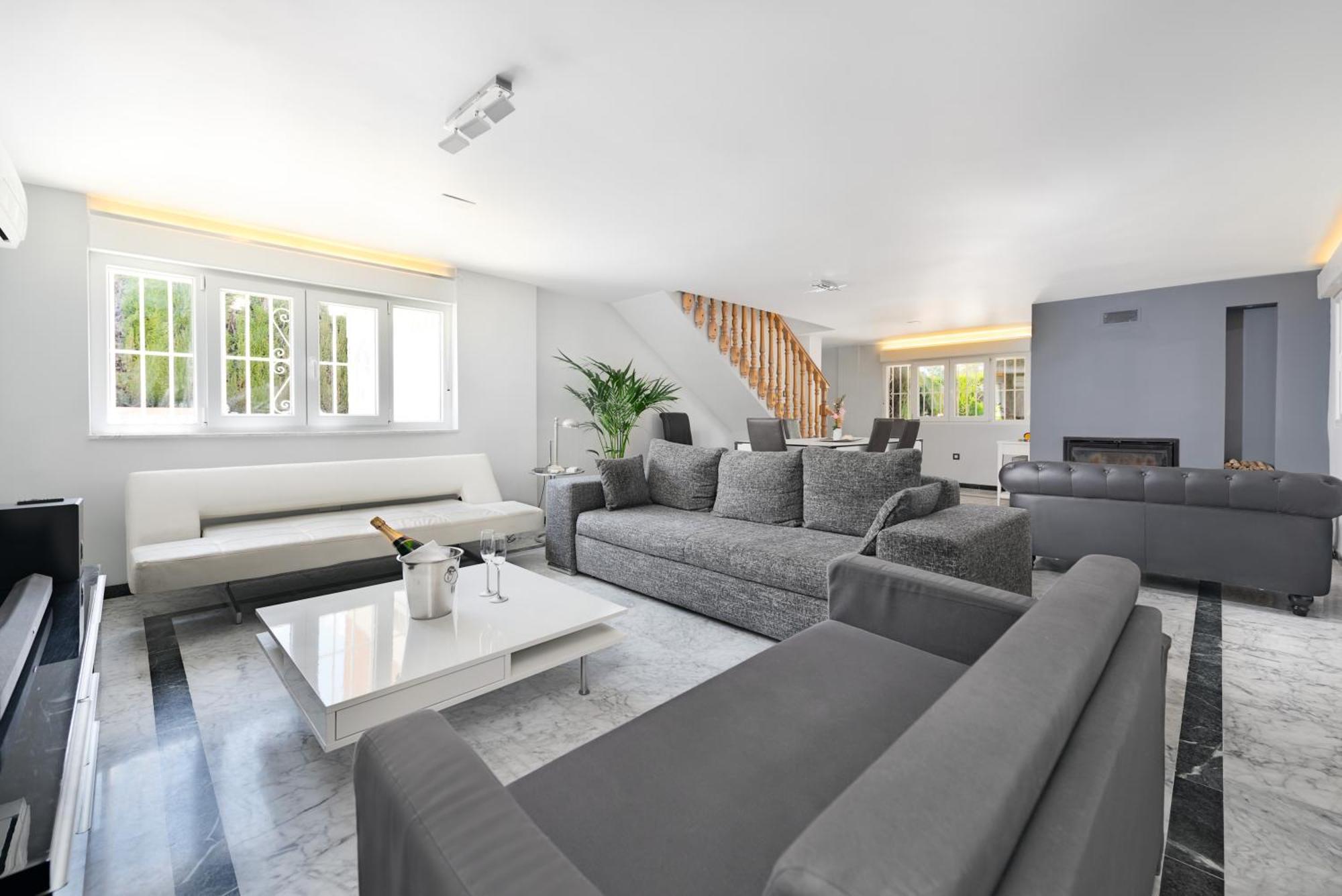 Villa Granada Garden Deluxe Моначил Екстериор снимка