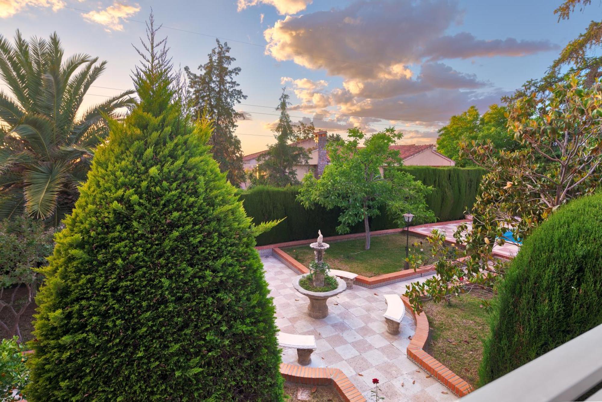 Villa Granada Garden Deluxe Моначил Екстериор снимка