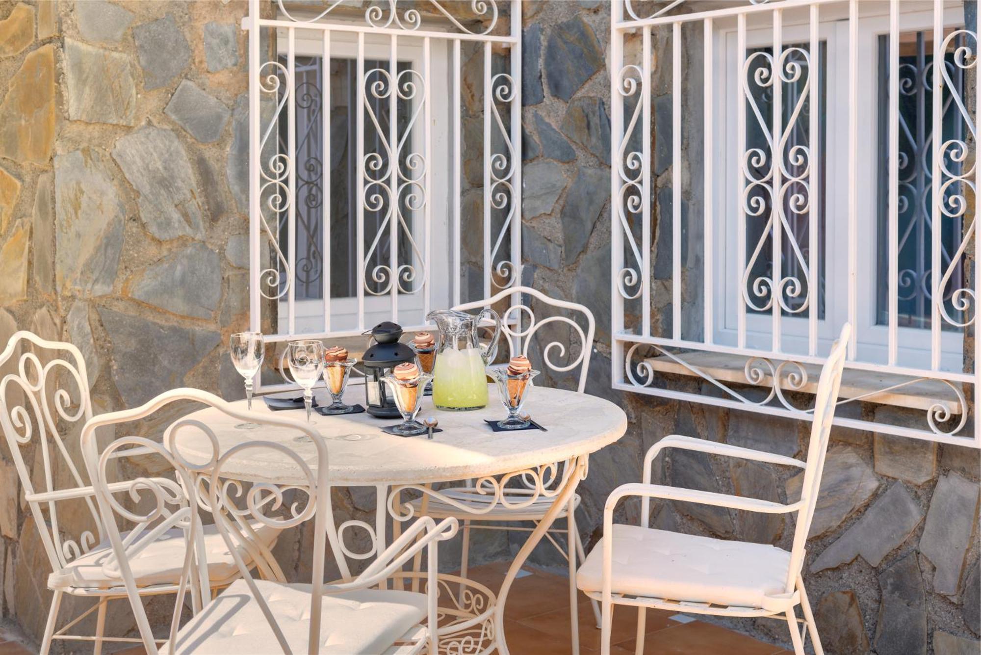 Villa Granada Garden Deluxe Моначил Екстериор снимка