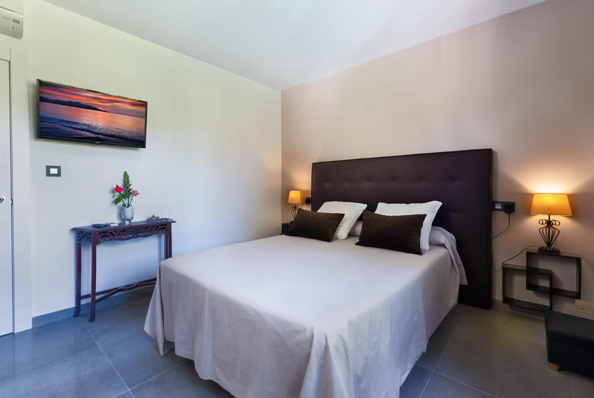 Villa Granada Garden Deluxe Моначил Екстериор снимка