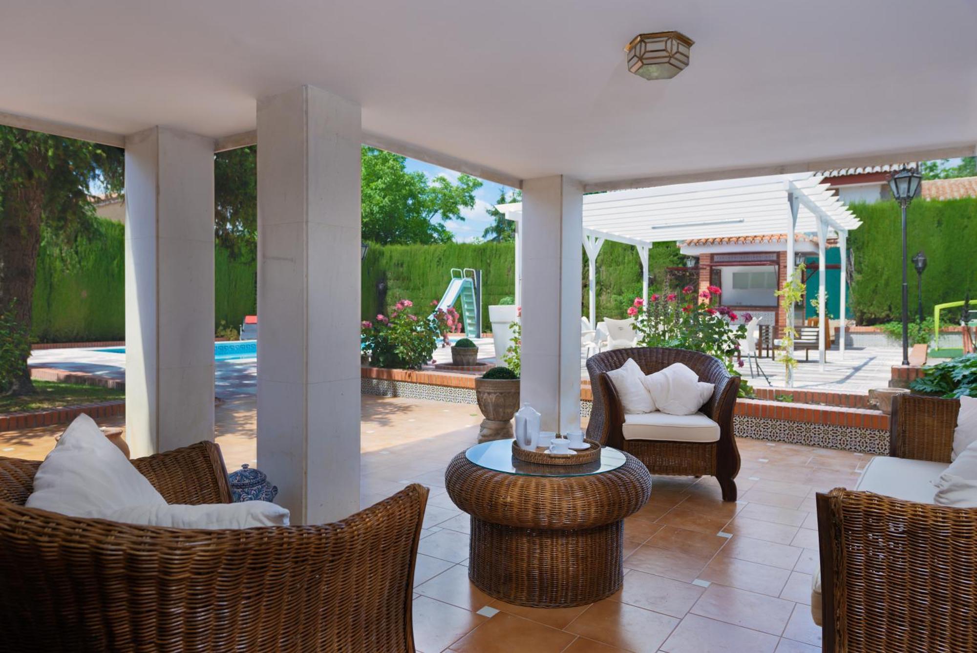 Villa Granada Garden Deluxe Моначил Екстериор снимка